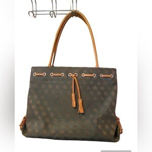 Vintage Dooney & Bourke purse!